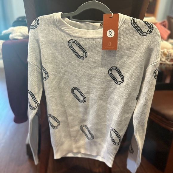 olivvi Sweaters - Olivvi NWT Sweater Size Extra Small